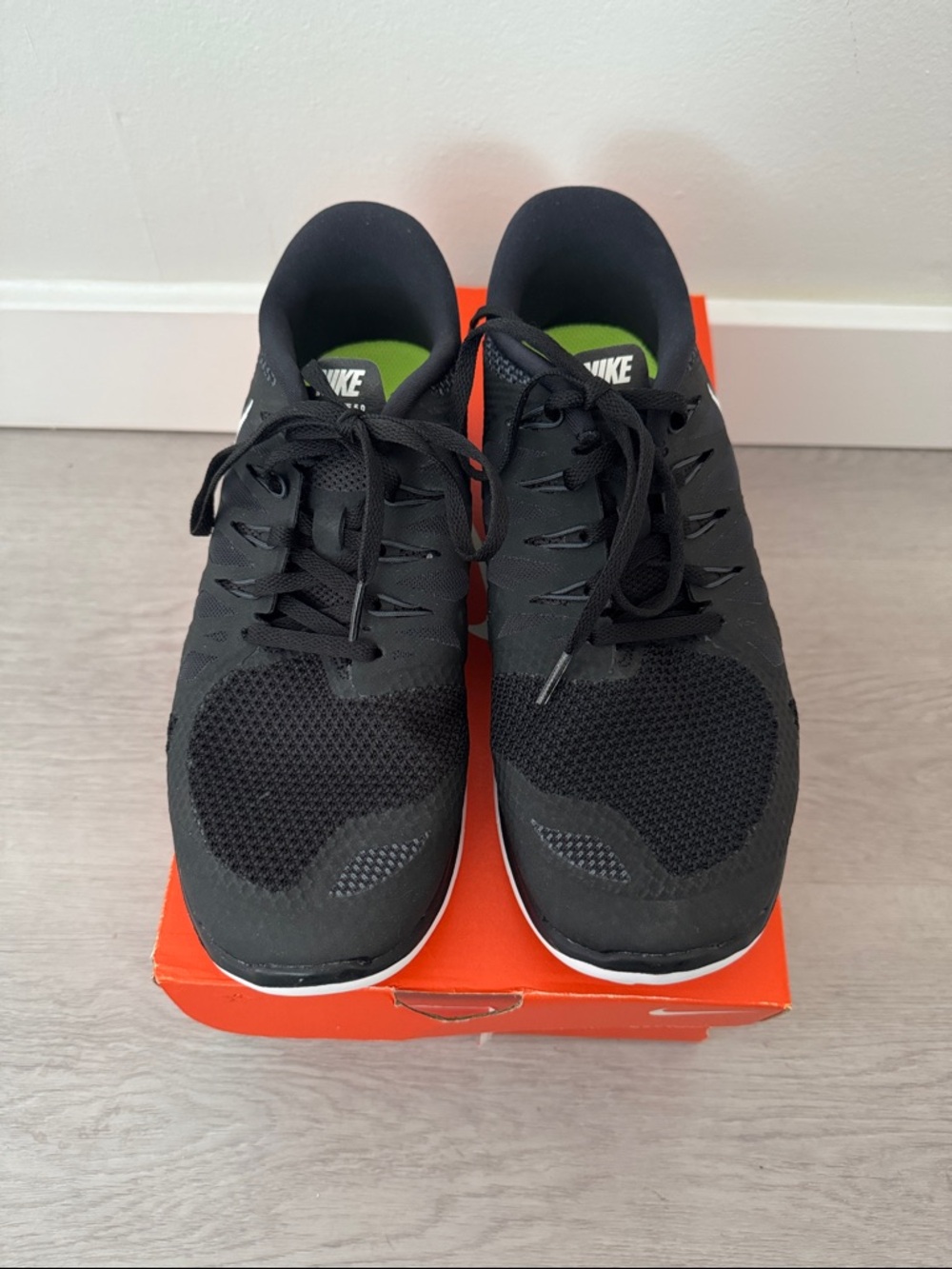 Nike Free 5.0 Black and White Women's Running Sneakers - Picture 6 of 6